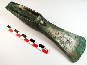 Hache à talon en bronze (vers 1500 avant J.-C.)